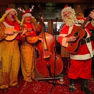 Kerstman met Rendieren