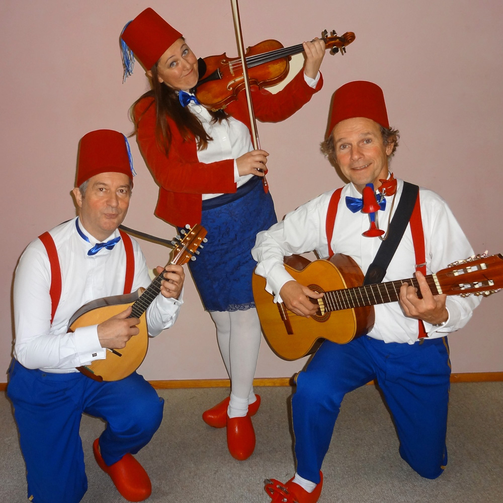 PARATATA trio rwb web (1)